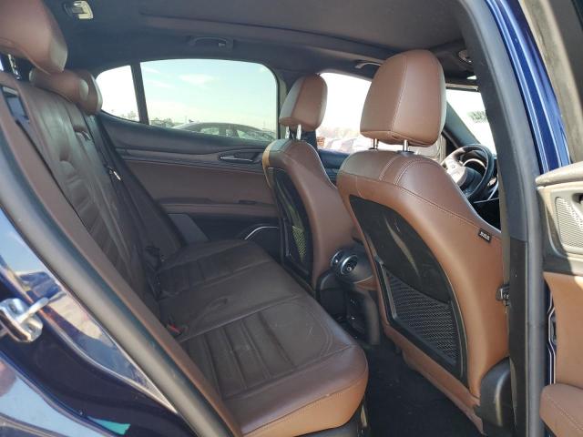 ZASFAKNN1J7B86803 - 2018 ALFA ROMEO STELVIO TI SPORT BLUE photo 11