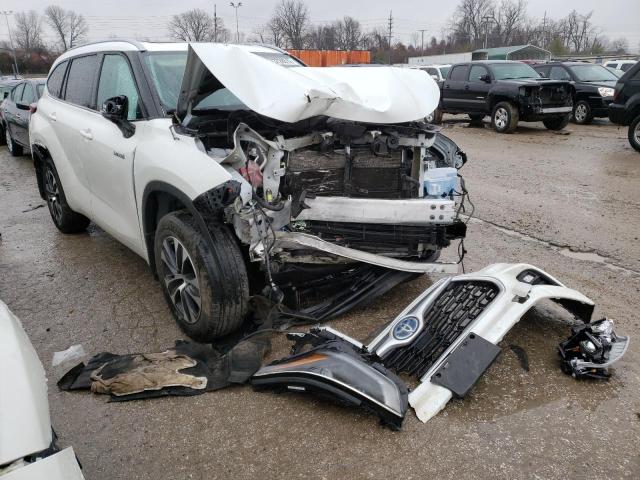 5TDGARAH1MS503768 - 2021 TOYOTA HIGHLANDER HYBRID XLE WHITE photo 4