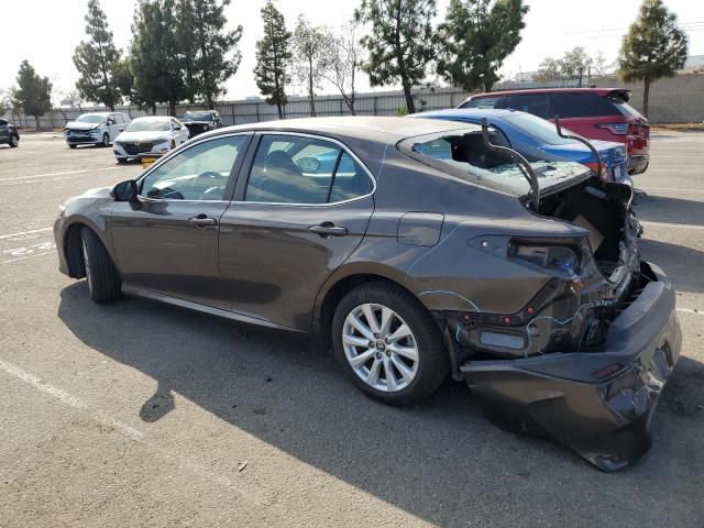 4T1B11HK6JU572584 - 2018 TOYOTA CAMRY L BROWN photo 2