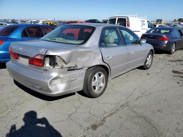 1HGCG1652WA017338 - 1998 HONDA ACCORD EX SILVER photo 3