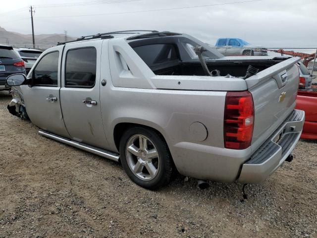 3GNTKGE75DG299970 - 2013 CHEVROLET AVALANCHE LTZ SILVER photo 2