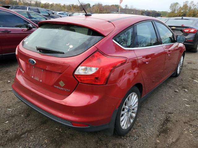 1FAHP3N26CL253312 - 2012 FORD FOCUS TITANIUM RED photo 3