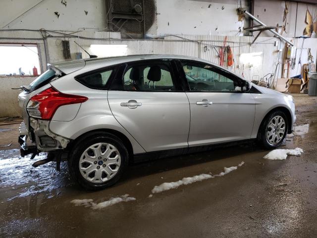 1FAHP3K27CL260855 - 2012 FORD FOCUS SE SILVER photo 3