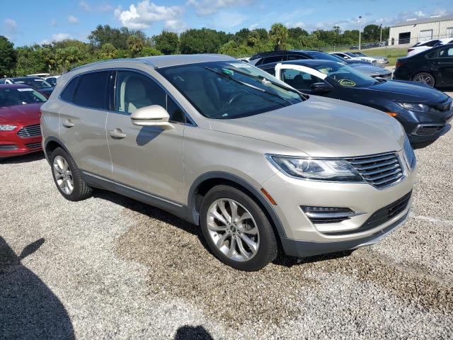 5LMCJ2C95HUL24056 - 2017 LINCOLN MKC SELECT بيج صورة 4
