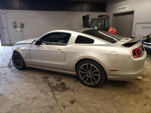 1ZVBP8AM6E5288151 - 2014 FORD MUSTANG SILVER photo 2