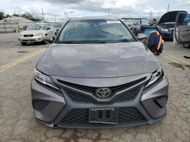 4T1B11HK0JU536079 - 2018 TOYOTA CAMRY L CHARCOAL photo 5