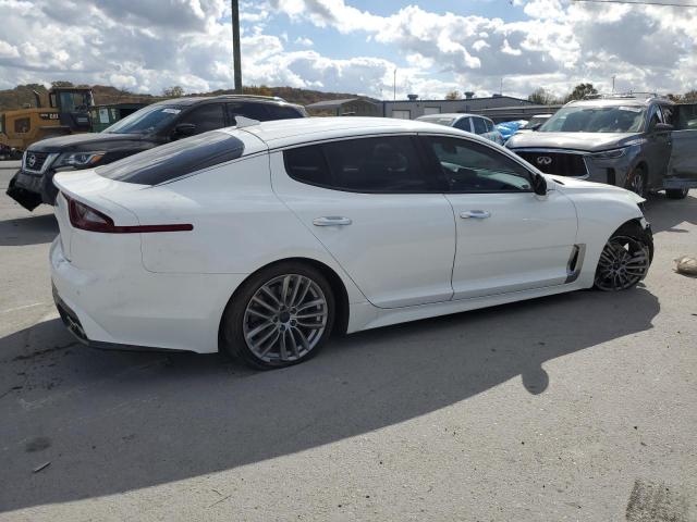 KNAE15LA8J6036969 - 2018 KIA STINGER WHITE photo 3