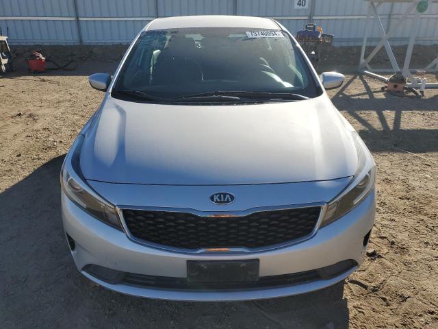 3KPFL4A73HE111343 - 2017 KIA FORTE LX SILVER photo 5