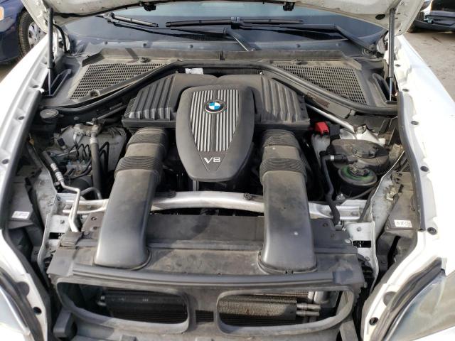 5UXFE8C59AL312463 - 2010 BMW X5 XDRIVE48I Biały zdjęcie 12