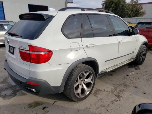 5UXFE8C59AL312463 - 2010 BMW X5 XDRIVE48I Biały zdjęcie 3