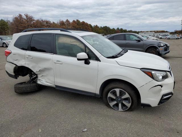 JF2SJARC9JH532361 - 2018 SUBARU FORESTER 2.5I LIMITED WHITE photo 4