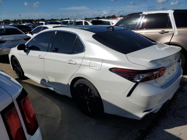 4T1KZ1AK4RU090212 - 2024 TOYOTA CAMRY TRD WHITE photo 2