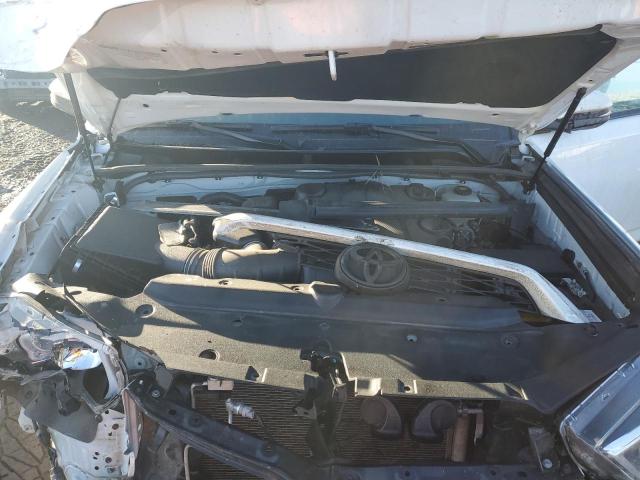 JTEBU5JR4J5587813 - 2018 TOYOTA 4RUNNER SR5/SR5 PREMIUM WHITE photo 11