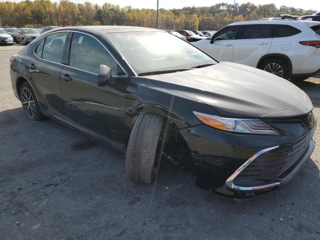 4T1F11BK5MU029564 - 2021 TOYOTA CAMRY XLE BLACK photo 4