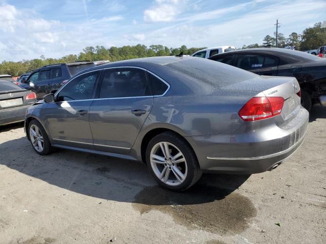 1VWBN7A37DC114882 - 2013 VOLKSWAGEN PASSAT SE GRAY photo 2