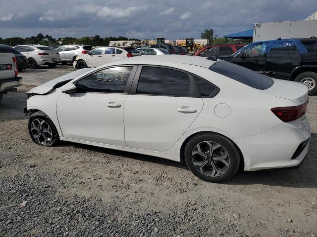 3KPF24AD1ME276858 - 2021 KIA FORTE FE WHITE photo 2