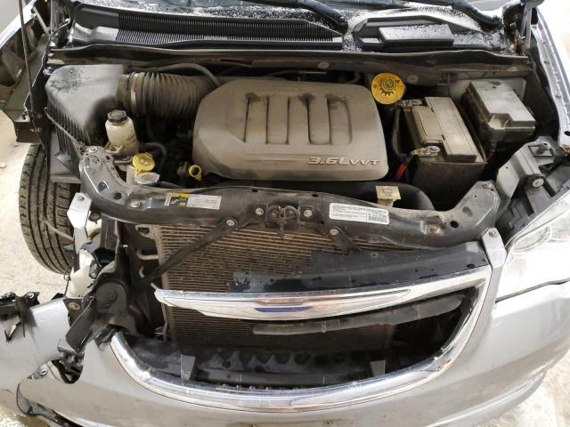 2C4RC1BG1FR588553 - 2015 CHRYSLER TOWN & COU TOURING SILVER photo 12