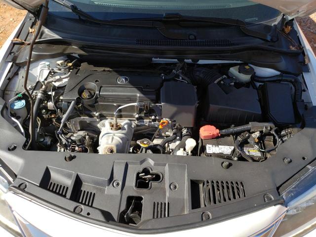 19UDE2F75JA008014 - 2018 ACURA ILX PREMIUM WHITE photo 11