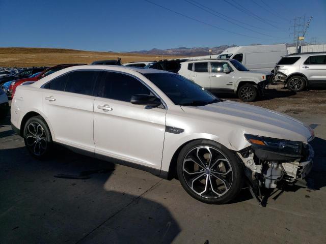 1FAHP2KT8JG132567 - 2018 FORD TAURUS SHO WHITE photo 4