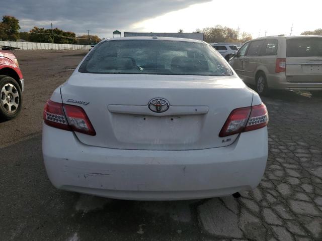 4T1BF3EKXAU569124 - 2010 TOYOTA CAMRY BASE WHITE photo 6