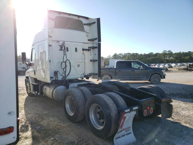 3AKJGHDV0JSKA5735 - 2018 FREIGHTLINER CASCADIA 1 WHITE photo 3