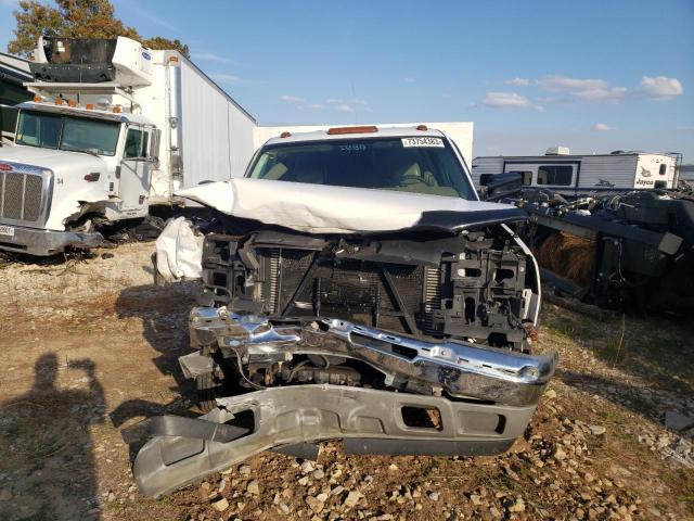 1GBJK33224F220096 - 2004 CHEVROLET SILVERADO K3500 WHITE photo 5