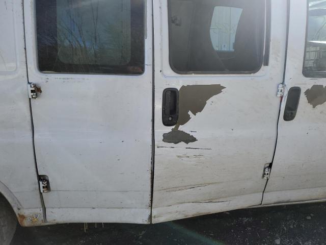 1GTZGFBA6A1141906 - 2010 GMC SAVANA G2500 WHITE photo 11