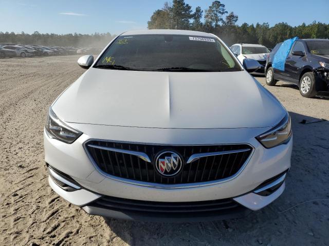 W04GP6SX2J1088580 - 2018 BUICK REGAL ESSENCE WHITE photo 5