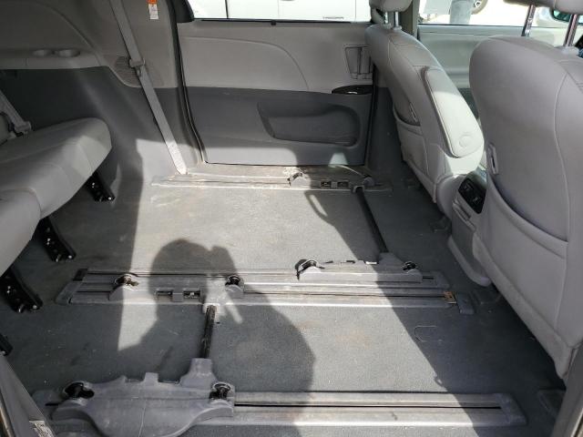 5TDYZ3DC3KS994416 - 2019 TOYOTA SIENNA XLE GRAY photo 11