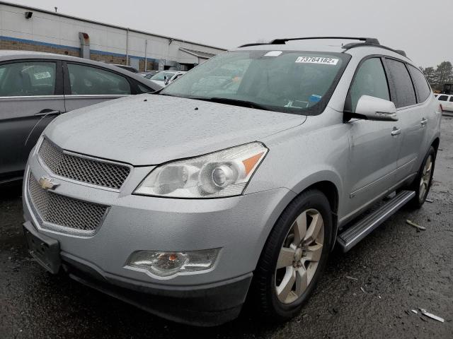 1GNEV33D49S131321 - 2009 CHEVROLET TRAVERSE LTZ GRAY photo 1