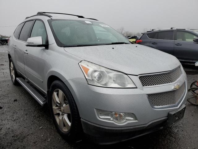 1GNEV33D49S131321 - 2009 CHEVROLET TRAVERSE LTZ GRAY photo 4