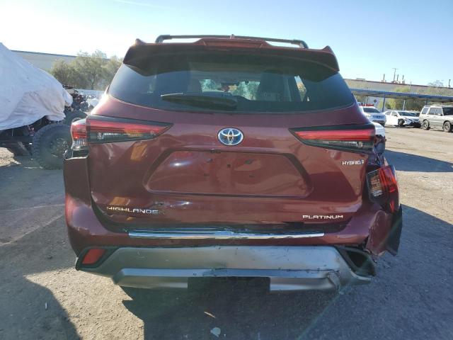 5TDEBRCH6NS078955 - 2022 TOYOTA HIGHLANDER HYBRID PLATINUM BURGUNDY photo 6