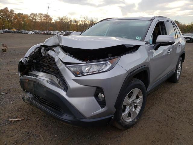 2T3P1RFV8MC193326 - 2021 TOYOTA RAV4 XLE SILVER photo 1