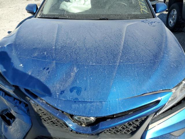 4T1B11HK9JU047292 - 2018 TOYOTA CAMRY L BLUE photo 11