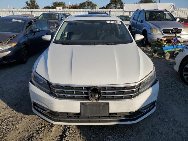 1VWGT7A38HC017725 - 2017 VOLKSWAGEN PASSAT SE WHITE photo 5