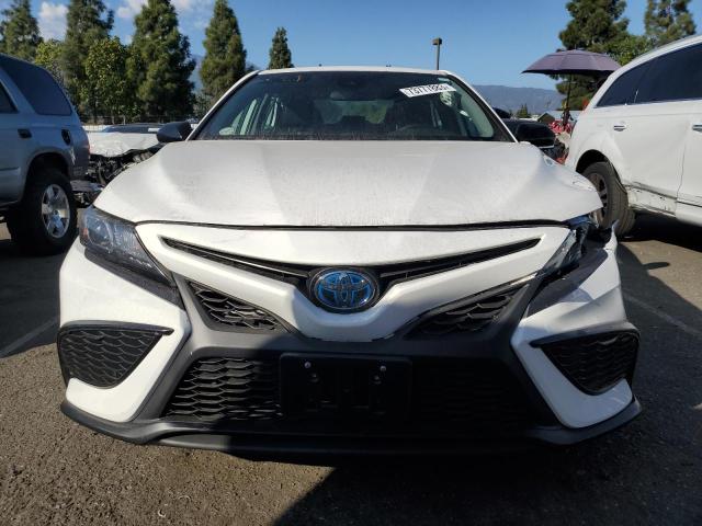 4T1G31AK4PU046909 - 2023 TOYOTA CAMRY SE NIGHT SHADE WHITE photo 5