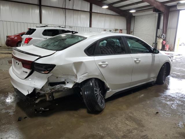 3KPF54AD8PE658980 - 2023 KIA FORTE GT LINE WHITE photo 3