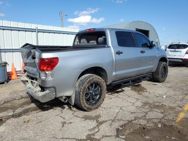 5TFDW5F15BX209726 - 2011 TOYOTA TUNDRA CREWMAX SR5 SILVER photo 3