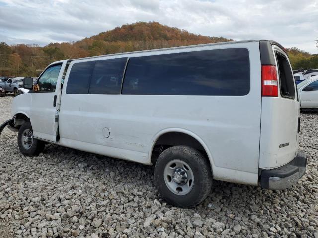 1GAZGPFGXJ1317546 - 2018 CHEVROLET EXPRESS G3 LT WHITE photo 2