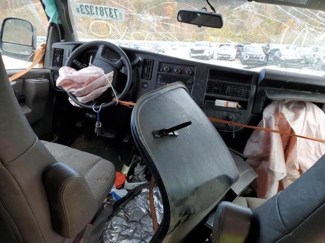 1GAZGPFGXJ1317546 - 2018 CHEVROLET EXPRESS G3 LT WHITE photo 8