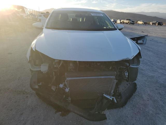 1VWLA7A36KC004824 - 2019 VOLKSWAGEN PASSAT WOLFSBURG WHITE photo 5