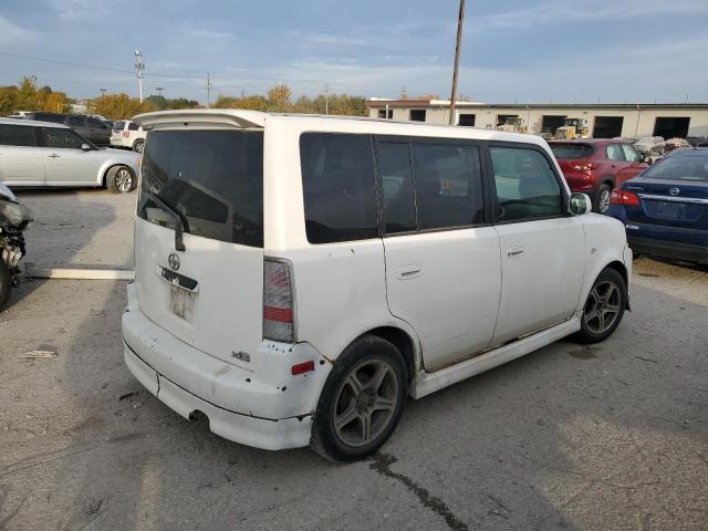 JTLKT324464073332 - 2006 TOYOTA SCION XB WHITE photo 3