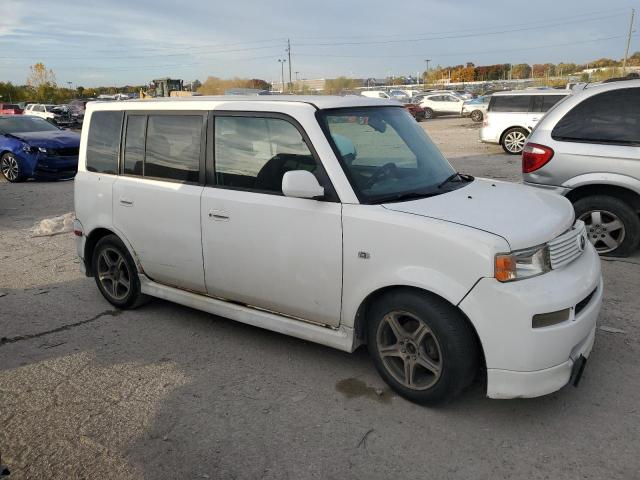 JTLKT324464073332 - 2006 TOYOTA SCION XB WHITE photo 4