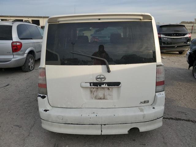 JTLKT324464073332 - 2006 TOYOTA SCION XB WHITE photo 6