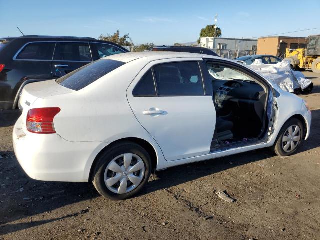 JTDBT923181228879 - 2008 TOYOTA YARIS WHITE photo 3