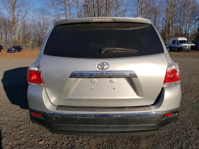 5TDZA3EH6BS014358 - 2011 TOYOTA HIGHLANDER BASE SILVER photo 6