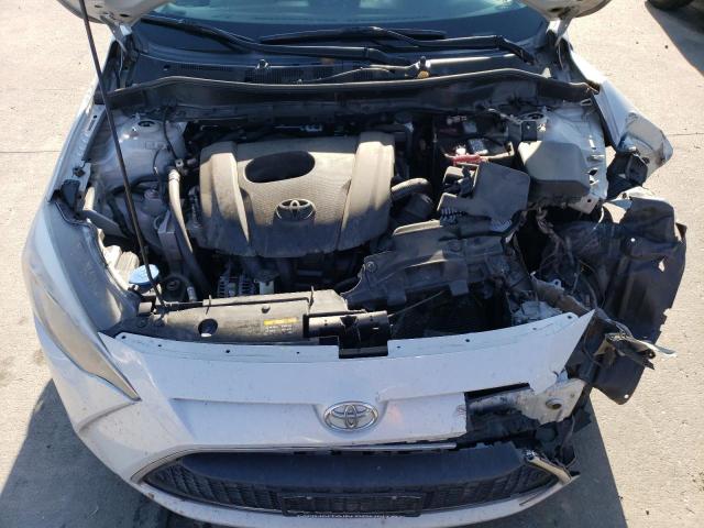 3MYDLBYV3KY515685 - 2019 TOYOTA YARIS L WHITE photo 11