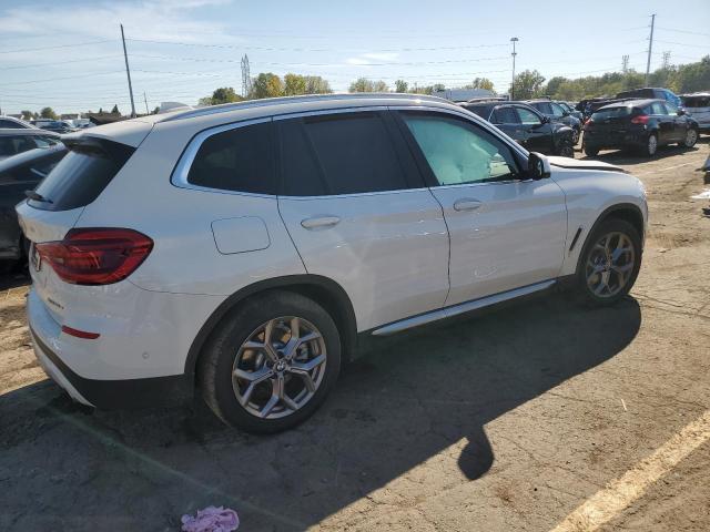 5UXTS1C05M9H87006 - 2021 BMW X3 XDRIVE30E WHITE photo 3