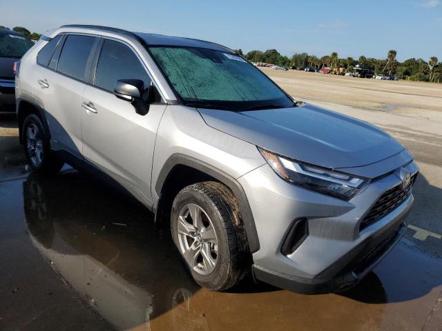 4T3LWRFVXRU127592 - 2024 TOYOTA RAV4 LE SILVER photo 4