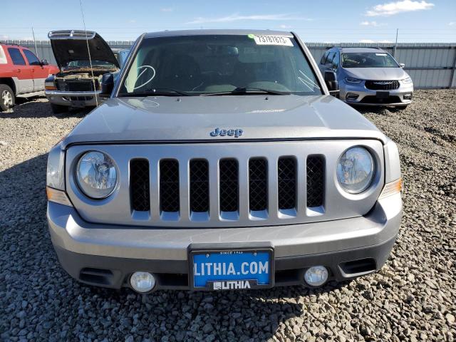 1C4NJRFB8GD767615 - 2016 JEEP PATRIOT LATITUDE GRAY photo 5